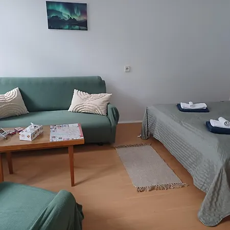 Flat In The Very Center *